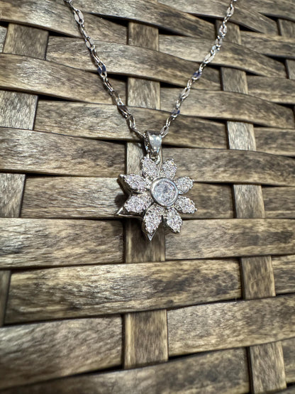 Silver Spinning Avens Bloom Necklace with Cubic Zirconia – Anxiety Relief Jewelry