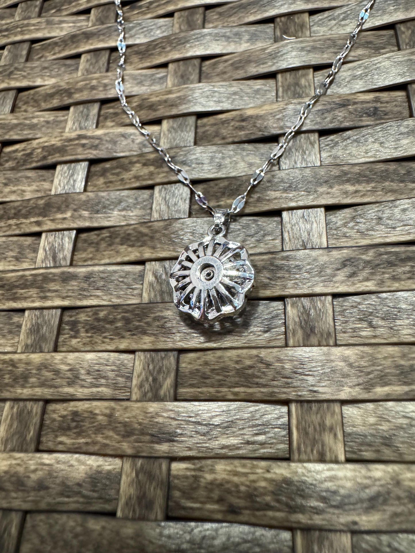 Silver Spinning Daisy Blossom Necklace with Cubic Zirconia – Anxiety Relief Jewelry