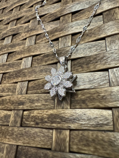 Silver Spinning Avens Bloom Necklace with Cubic Zirconia – Anxiety Relief Jewelry